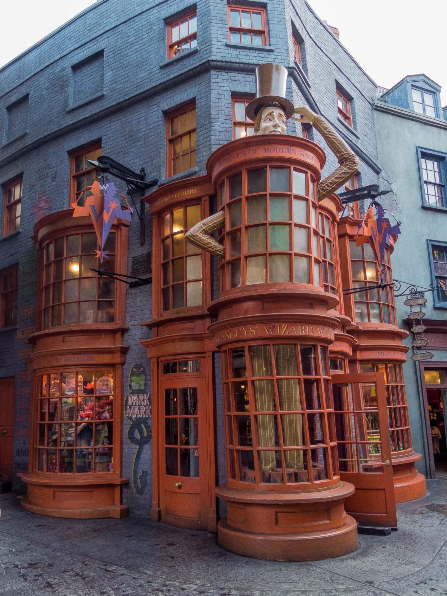 Universal Studios Weasleys Wizard Wheezes, the Wizarding World of Harry Potter