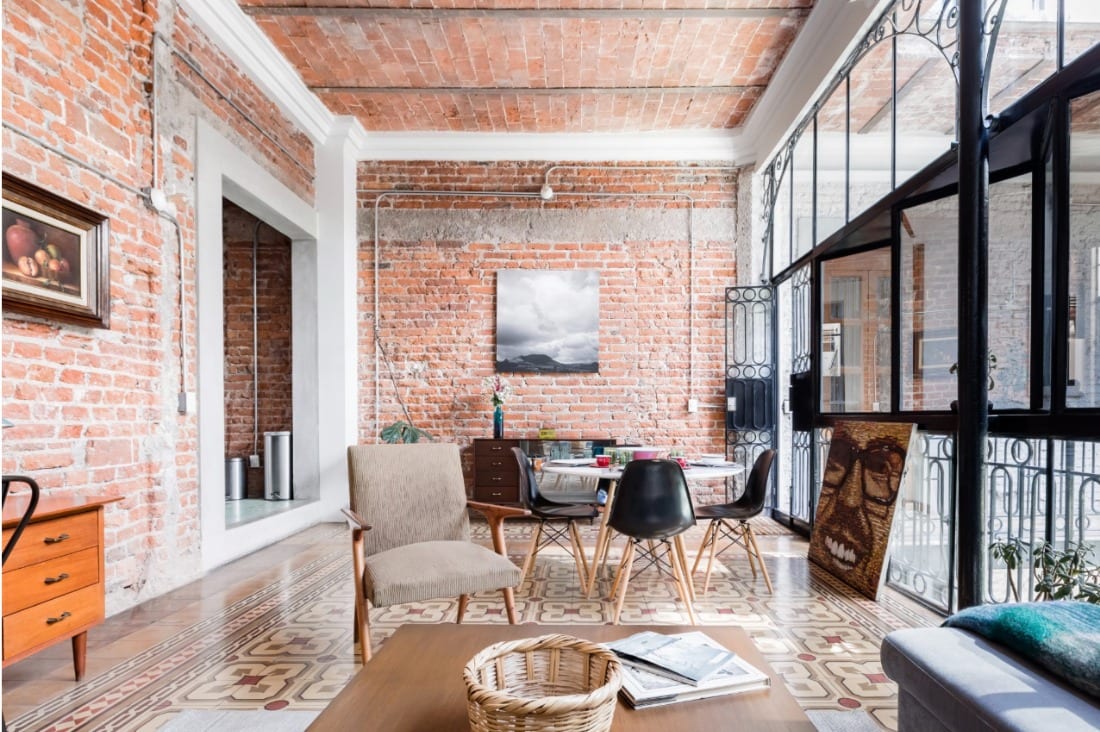 Art Deco Apartment, dreamy Airbnb stays for under $100