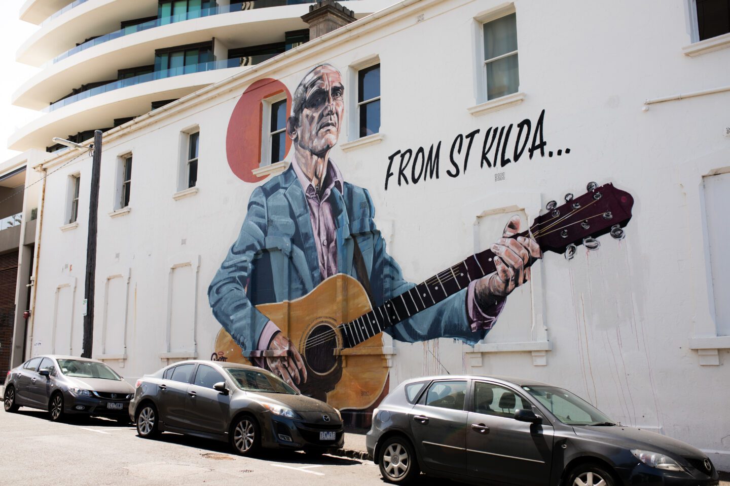 Mural on a wall down a side street, things to do in st kilda melbourne